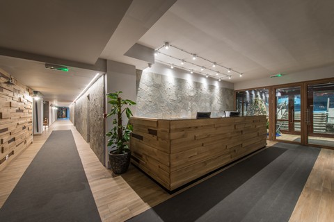 Spanaway building maintenance professionals in WA near 98387